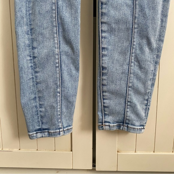 American Eagle Super Hi-Rise Jegging Medium Wash Next Level Stretch Size 0 - Picture 5 of 15